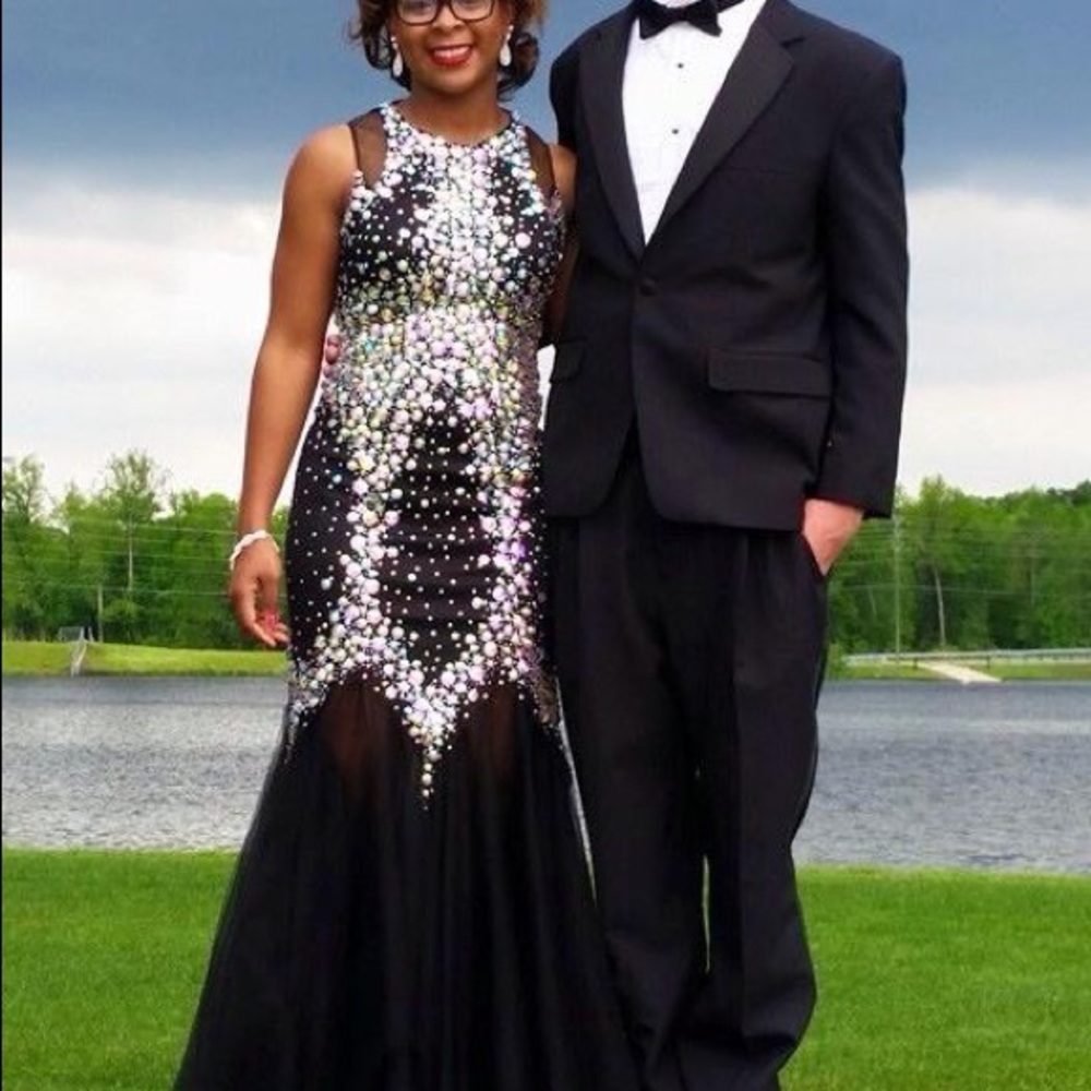 Black prom dress - Picture 2 of 4